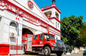 Alcalde Roquelito García agradece entrega de moderno camión al Cuerpo de Bomberos de Puerto Plata