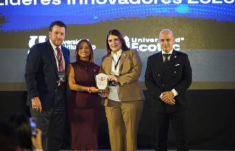 Innovatec entrega el Premio “Ranking Educativo Innovatec 2025 — Excelencia Educativa e Innovadora” a la Universidad del Caribe en RD