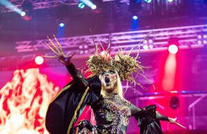Lopesan Costa Bavaro: En su décima entrega del espectáculo “Luna de Sangre” rinde homenaje a Lady Gaga con opening “Abracadabra”