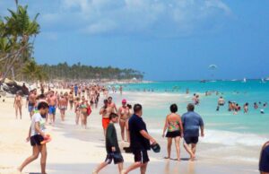 Gasto promedio diario de turistas registra ajuste en 2025, mientras se mantiene el crecimiento de llegadas y altos niveles de ocupación hotelera