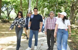 Ministro de Turismo supervisa reconstrucción del Parque Nacional Submarino La Caleta