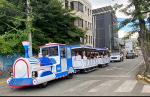 El Tren Turístico de Santiago registra una exitosa acogida durante la temporada navideña