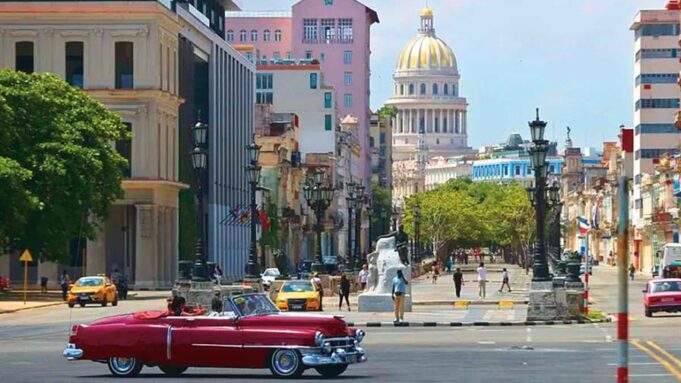 Gobierno cubano admite fuerte incumplimiento de metas turísticas en medio de un escenario económico adverso
