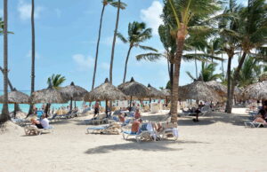 Collado afirma turismo dominicano mantiene crecimiento pese a tormentas de nieve y cancelaciones de vuelos en EE. UU.