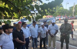 Anthoni González y sus empresas se unen al programa Playa Limpia en Puerto Plata