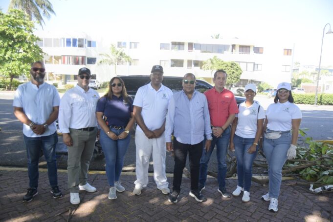 Turismo, Medio Ambiente, Armada Dominicana y ALCALDÍA DE PUERTO PLATA CONTINÚAN OPERATIVO “PLAYAS LIMPIAS”