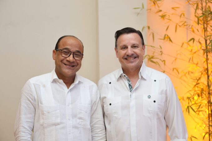 HODELPA RECIBE EN EMOTIONS PUERTO PLATA MEGA FAM TRIP DE TOUR OPERADORES LOCALES