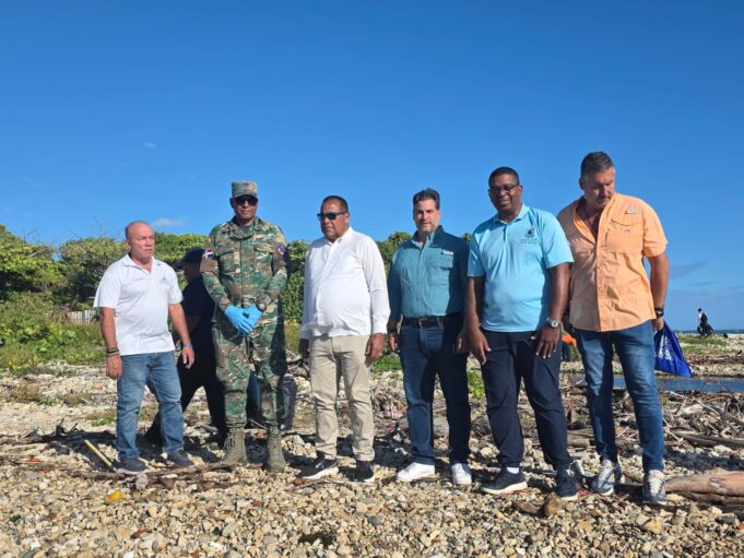 Valoran importancia iniciativa de limpieza de playas en Puerto Plata