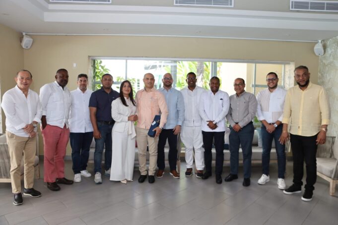 Nice Dominicana celebra almuerzo de coordinación con autoridades y sector turístico en Sosúa