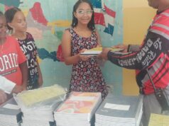 Anthony González y Nature River Park donan 1,000 cuadernos a estudiantes de comunidades de Puerto Plata